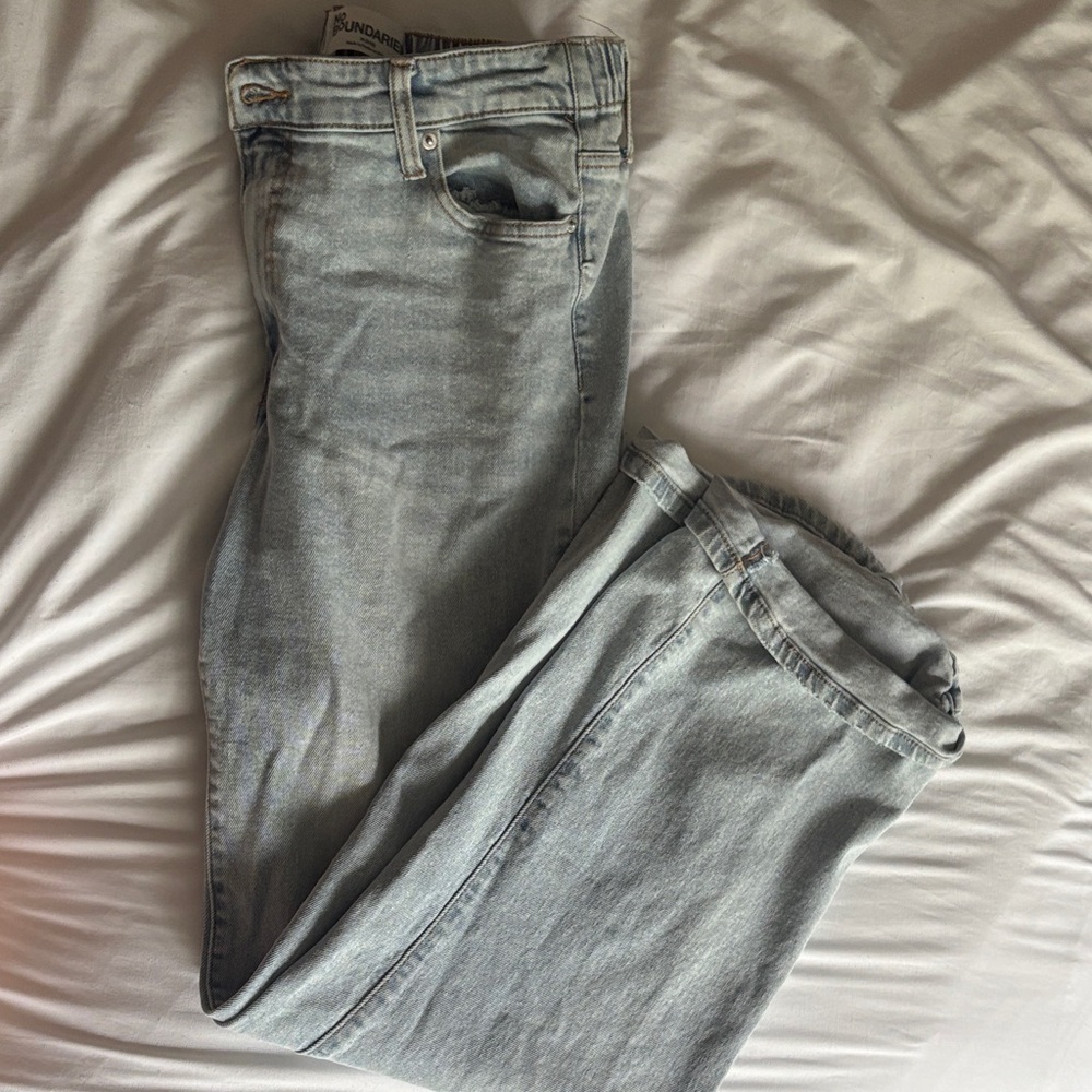 No Boundaries Light Wash Straight Leg Jeans